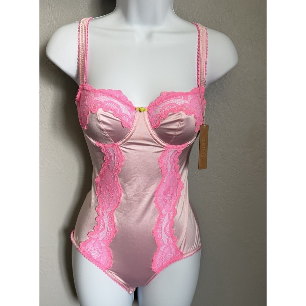 SKIMS Bodysuit Lace Satin Womens Size XS Pink Adjustable Straps Snap Button New!